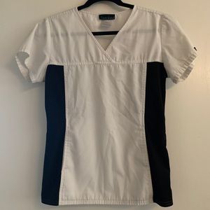 Cherokee XS scrub top